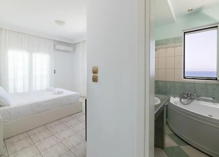 White&blue Beachfront Luxury Daire Ialysos (Rhodes)