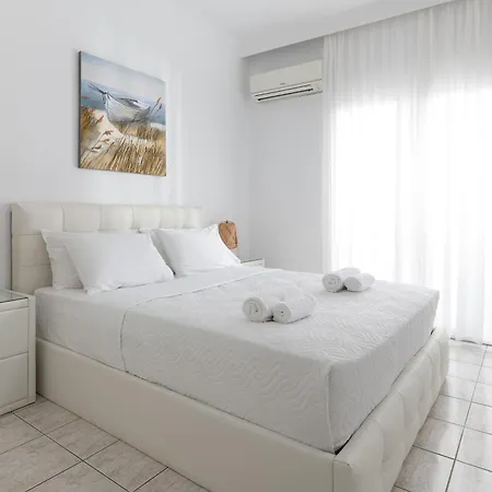 아파트 White & Blue Beachfront Luxury