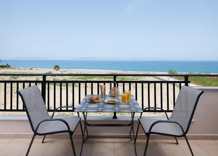 White&blue Beachfront Luxury إياليسوس