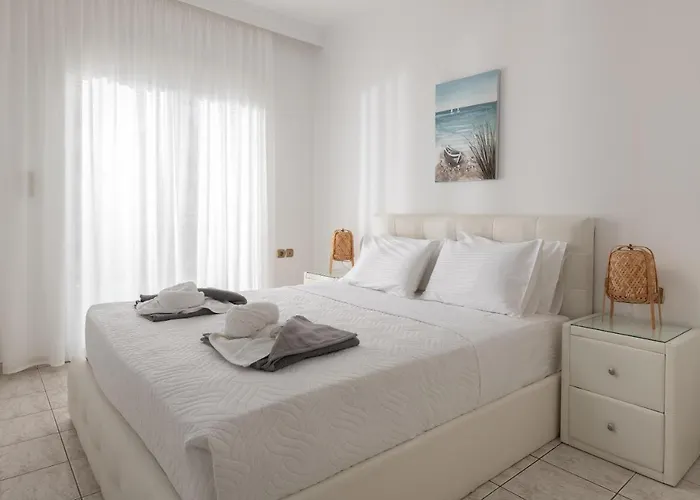 White&blue Beachfront Luxury 아파트