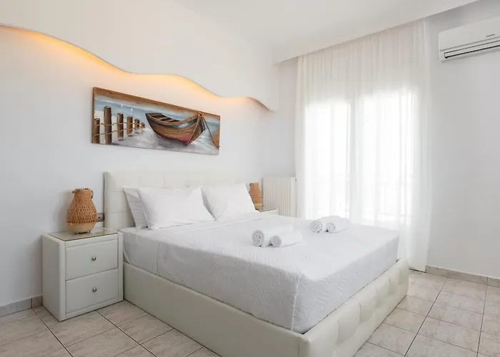 شقة White&blue Beachfront Luxury *