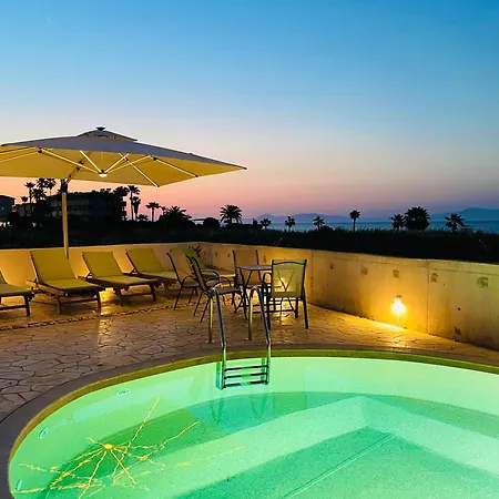 公寓 White&blue Beachfront Luxury *